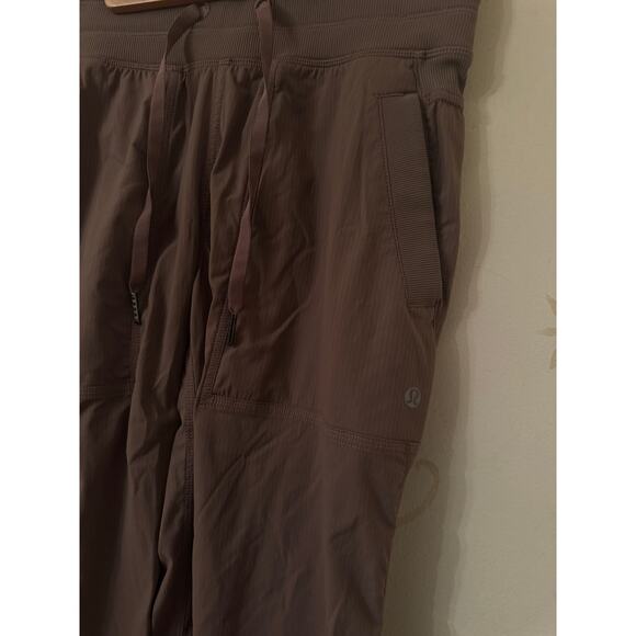 Lululemon Tan Dance Studio Pants Ladies Size 6 - Picture 3 of 5